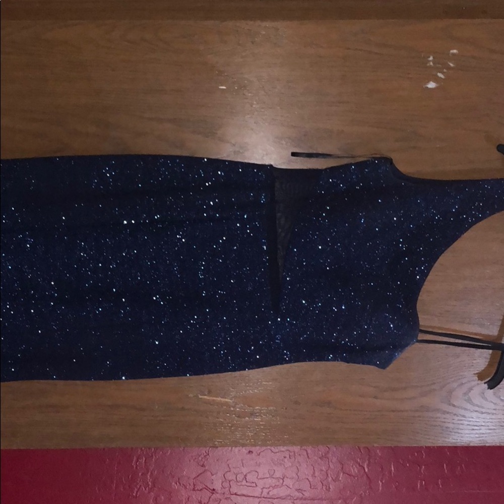 I am selling this prom dress